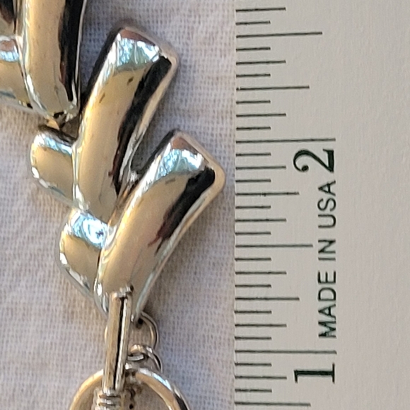 Vintage Ann Klein Silver Chevron Neclace - Statement Piece - Chevron - Picture 14 of 14